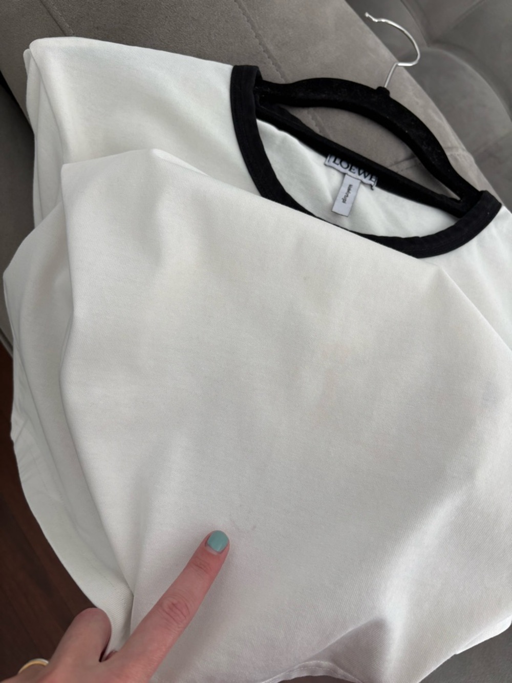 Loewe Anagram Crew Neck White T-Shirt Embroidered Accent Women Size M - Picture 11 of 12